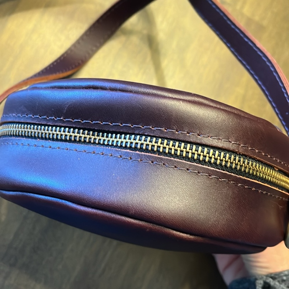 Portland circle bag leather crossbody medium - Picture 4 of 8
